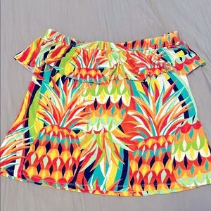 Crown & Ivy tube top. Worn twice. Excellent condition. Perfect for summer. Sz. M